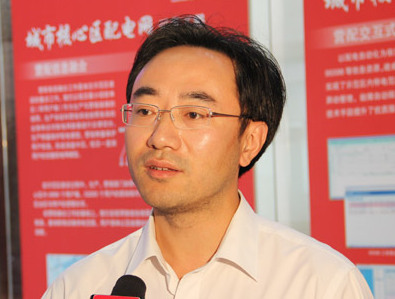 天津城南供電分公司運維檢修部副主任周仁接受人民網(wǎng)天津視窗采訪。（攝影：崔新耀）