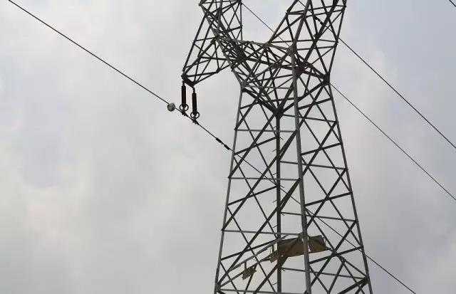 線路上裝了高清“電子眼”，專(zhuān)拍違章施工的你~