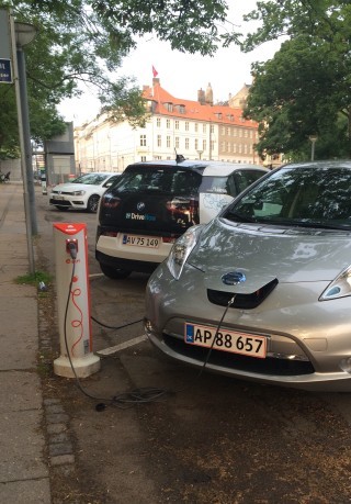 無線充電革命正悄悄萌芽 充電樁能否保其身？