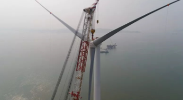 重磅！全球風(fēng)輪直徑最大抗臺風(fēng)型風(fēng)電機組成功吊裝！