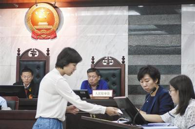 美國(guó)特斯拉電動(dòng)車怎么安全沖出重圍？
