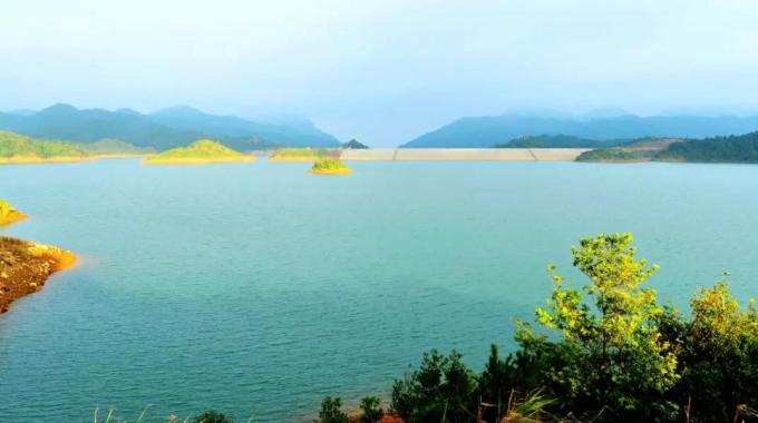 廣東惠州抽水蓄能電站（建成）  惠州抽水蓄能電站位于廣東省惠州市博羅縣，是廣東省內(nèi)興建的第二座大型抽水蓄能電站，是“西電東送”的必要配套工程。