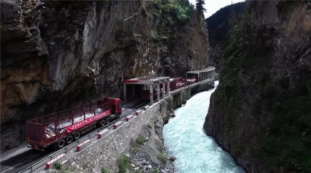 極限挑戰(zhàn)！這條“電力天路”正式投入運(yùn)營