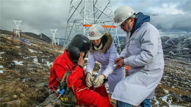 極限挑戰(zhàn)！這條“電力天路”正式投入運(yùn)營